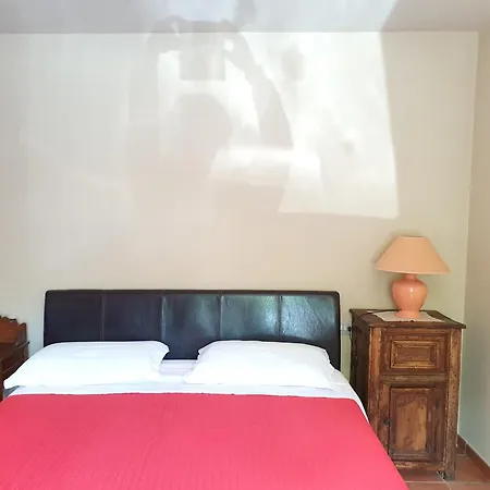One Bedroom With Shared Pool And Wifi At *